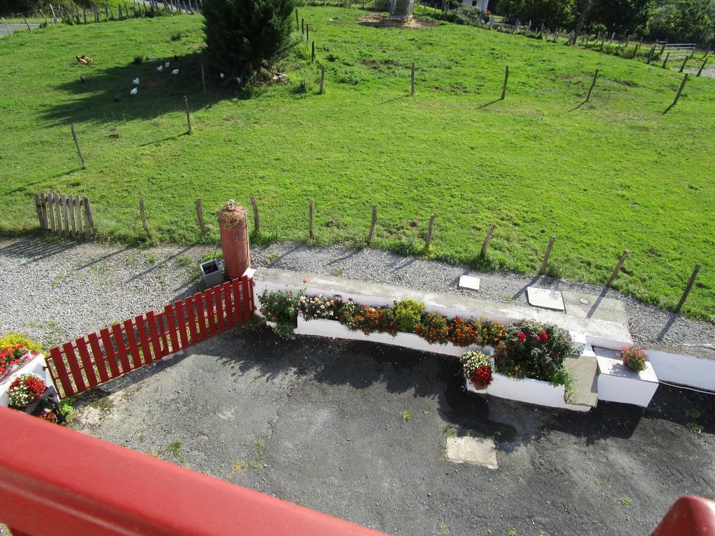 Etxexuriko Borda Farm stay *